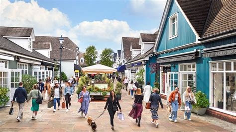 bicester village shopping outlet.